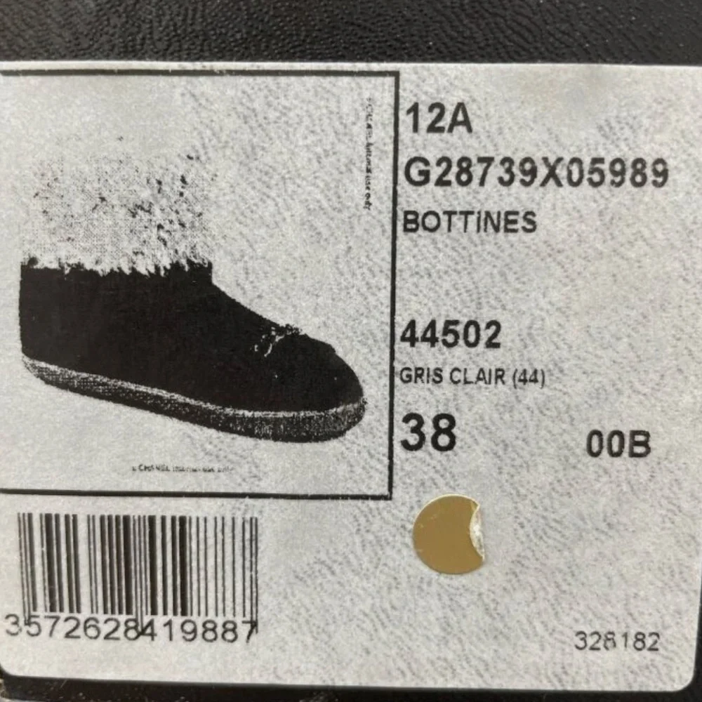 🆕 Chanel CC Mouton Boots 👢 - Picture 11 of 11